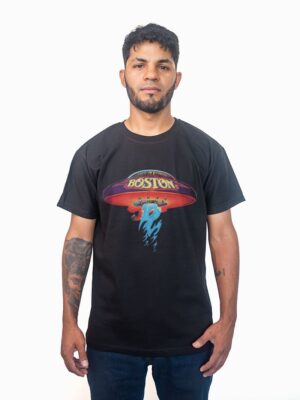 Remera negra con estampa de Banda Boston