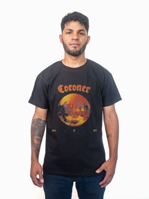 Remera negra con estampa de Coroner