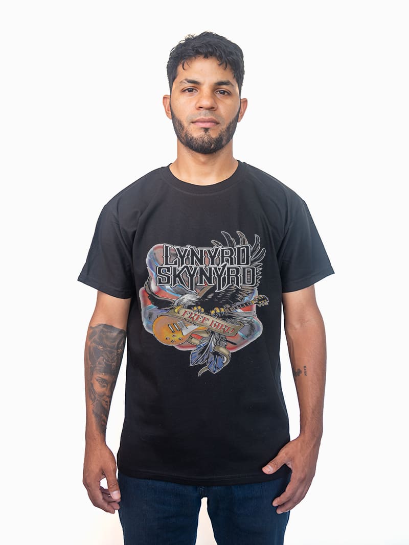 Remera-de-banda-Lynyrd-skynyrd Remera negra con estampa de Lynyrd Skynyrd