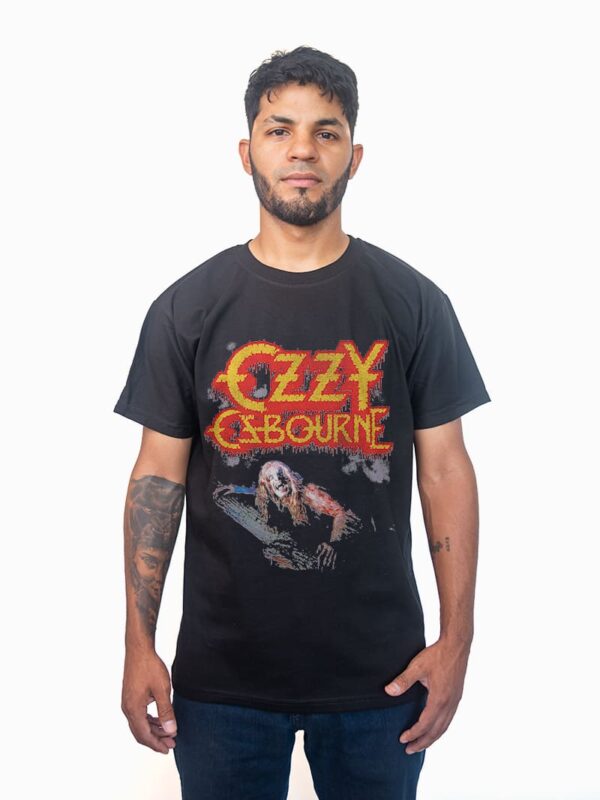 Remera negra con estampa de Ozzy Osbourne