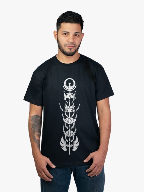 Remera negra con estampa de Mascaras de Los Caballeros del Zodiaco