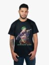 Remera negra con estampa de Roronoa Zoro de One Piece