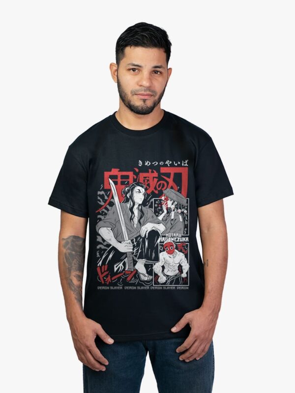 Remera negra con estampa de Hotaru de Kimetsu No Yaiba Demon Slayer