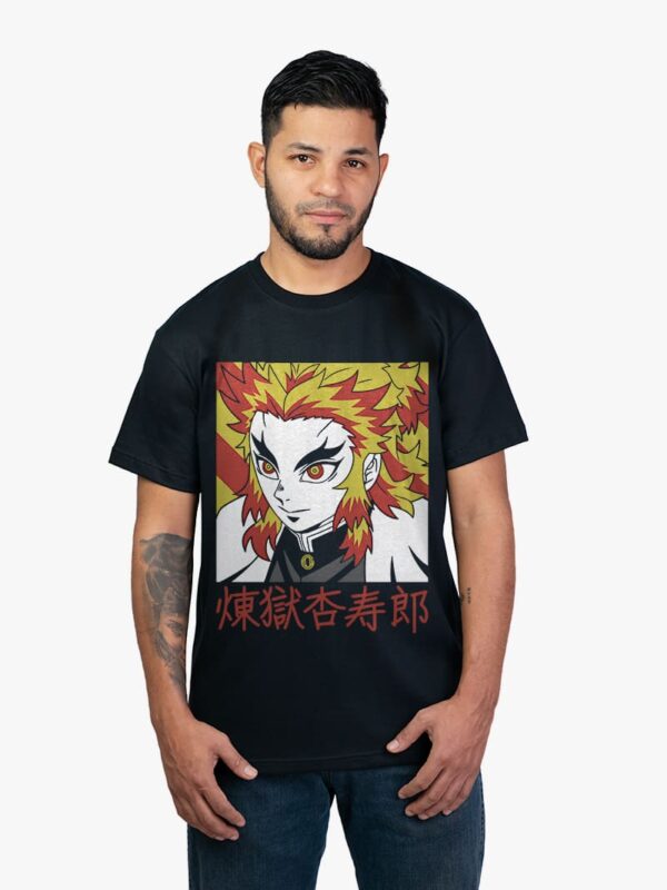 Remera negra con estampa de Rengoku de Demon Slayer