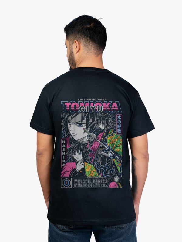 Remera negra con estampa de Tomioka de Kimetsu No Yaiba Demon Slayer