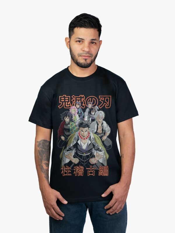 Remera negra con estampa de Pilares Hashiras de Kimetsu No Yaiba Demon Slayer