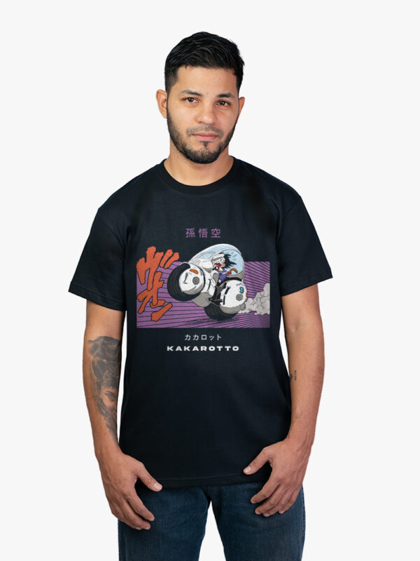 Remera negra con estampa de Goku de anime Dragon Ball