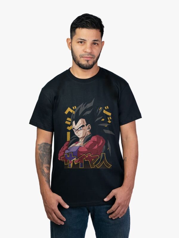 Remera negra con estampa de Vegeta de anime Dragon Ball