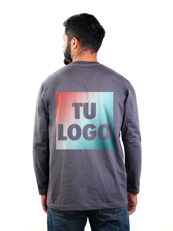 Remera manga larga Gris Topo personalizada con tu logo estampado en DTF